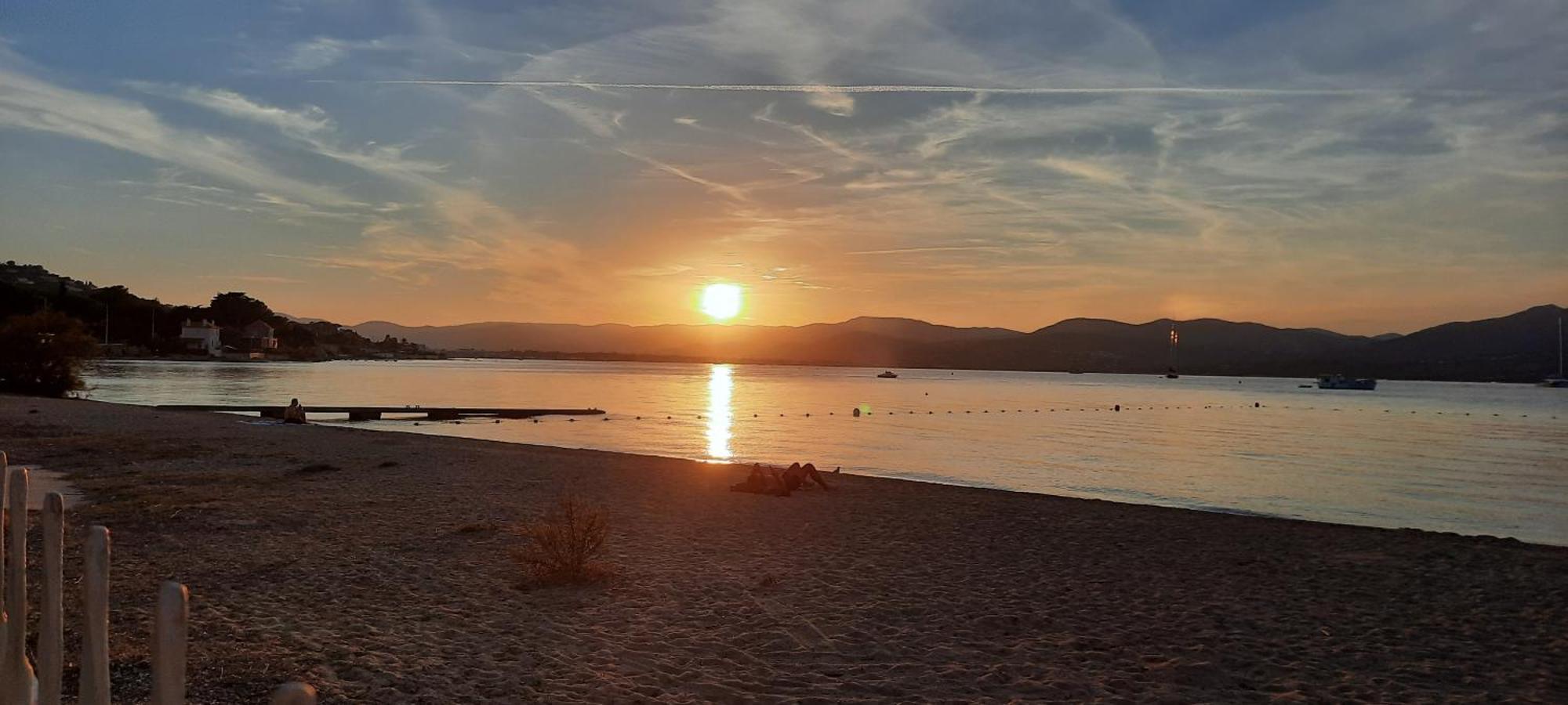 Villa Playa Del Sol -B4 Saint Tropez Bagian luar foto